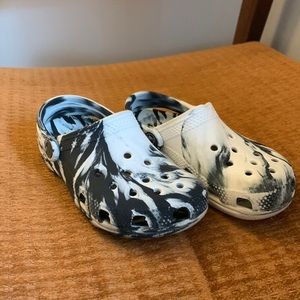 Black and white tie dye crocs
